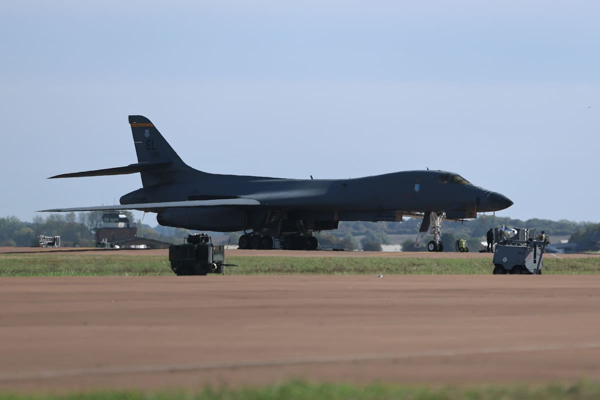 EE. UU. retira sus bombarderos de Reino Unido tras alerta de seguridad