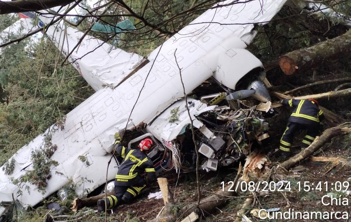 Bomberos de Chía atendieron la emergencia. // Colprensa