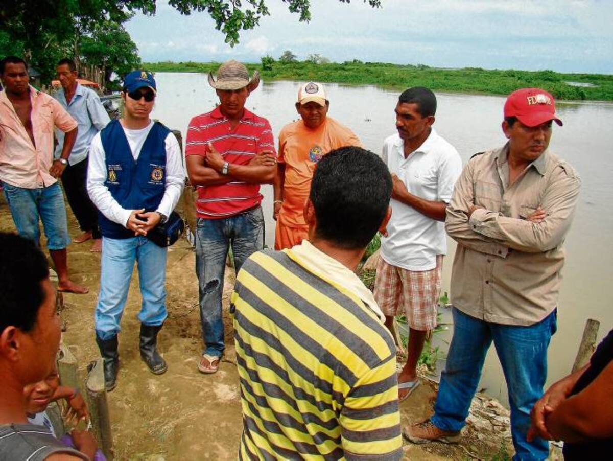 Visita a zonas inundadas en Ayapel.