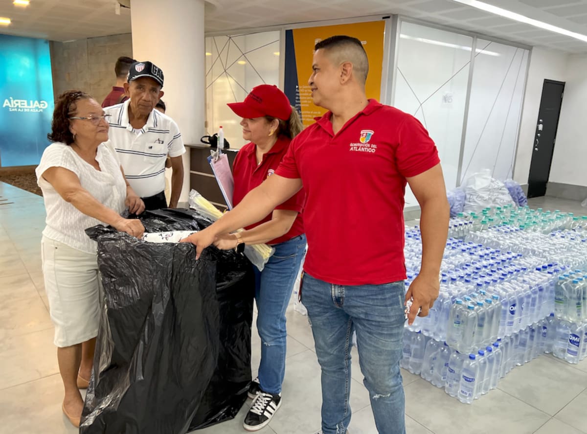 Desde la Gobernación del Atlántico se ha informado que la meta es lograr conseguir unas 50 toneladas de ayudas para enviarlas al Departamento del Chocó, uno de los más afectados por el terremoto del pasado 10 de agosto.//Cortesía Gobernación del Atlántico.