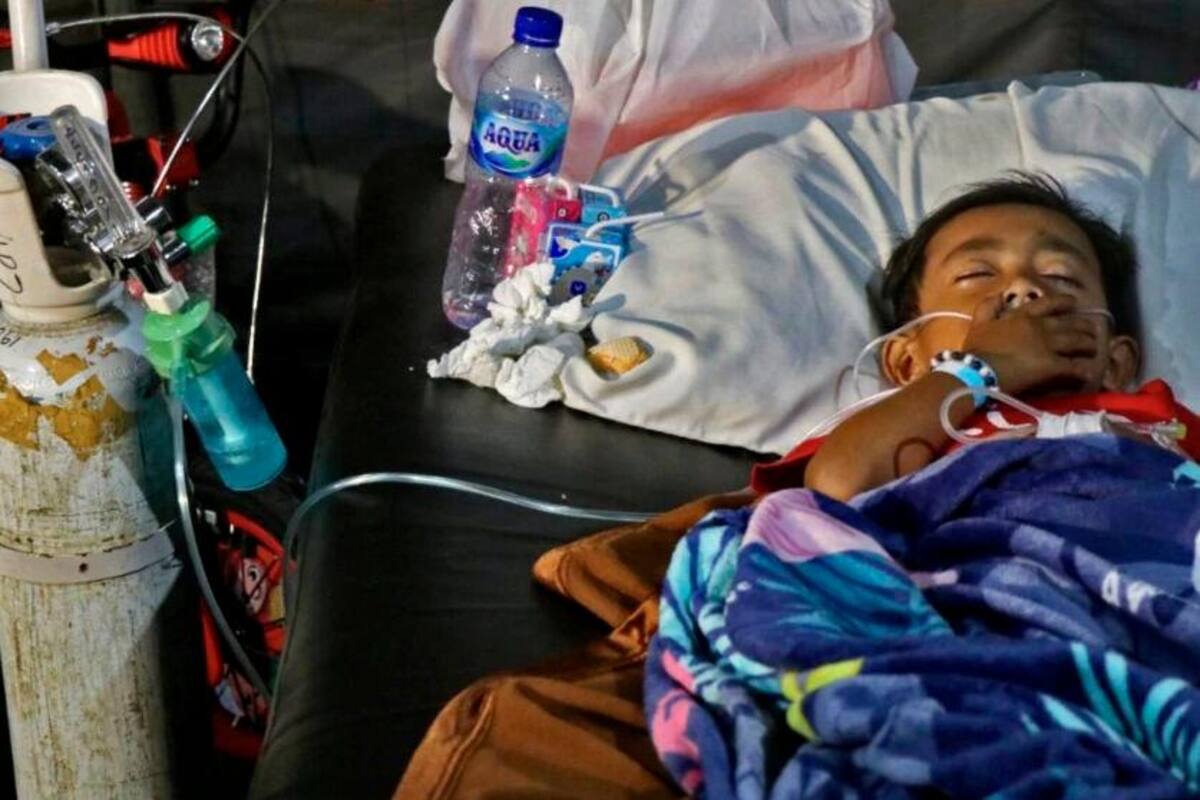 ¡Milagro en Indonesia! Niño de 6 años rescatado tras 2 días bajo escombros