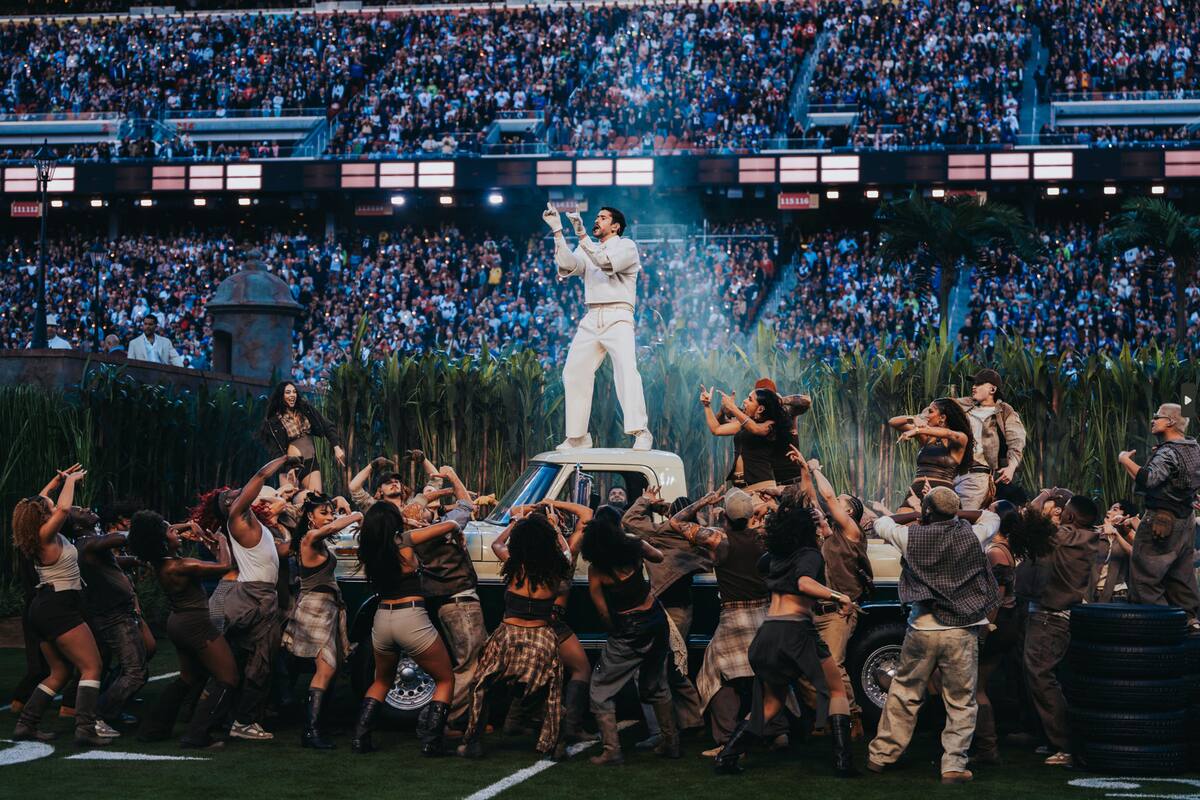 Bad Bunny borra todo su Instagram tras su show en el Super Bowl y desconcierta a fans