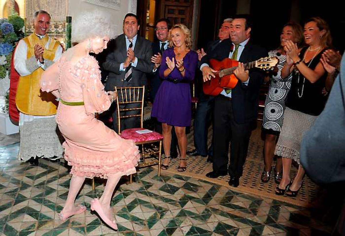 Usó un vestido largo de color salmón de los diseñadores Victorio y Luchino. AFP - Ricardo Garcia