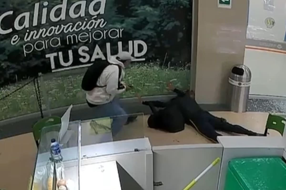 Video: Balacera y robo a carro de valores en centro comercial dejó heridos