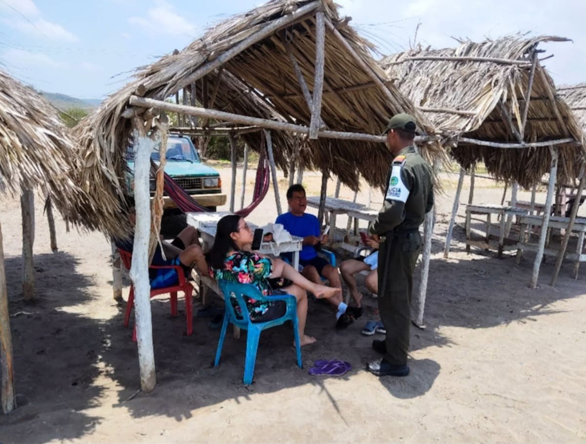 La Policía Atlántico estuvo presente en los lugares de mayor concentración de personas, con actividades de prevención, vigilancia y control.//Cortesía Policía Atlántico.