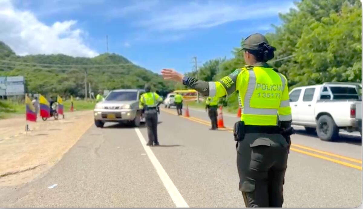 La Seccional de Tránsito y Transporte dispuso más de 100 uniformados que se encargaron de supervisar y controlar la movilización de los vehículos por las vías del Atlántico.//Cortesía.