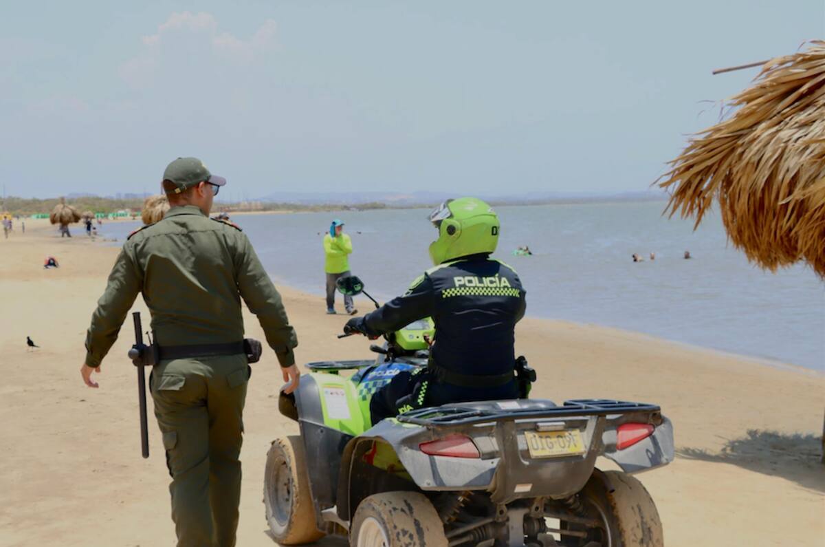 La Policía Metropolitana estuvo vigilando los sitios turísticos de Barranquilla.//Cortesía.