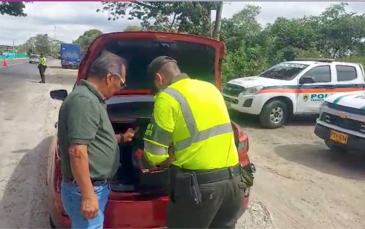 La Seccional de Tránsito y Transporte de la Policía Nacional dispuso más de 100 uniformados que se encargaron de supervisar y controlar la movilización en las vías del Atlántico.//Cortesía Policía Atlántico.