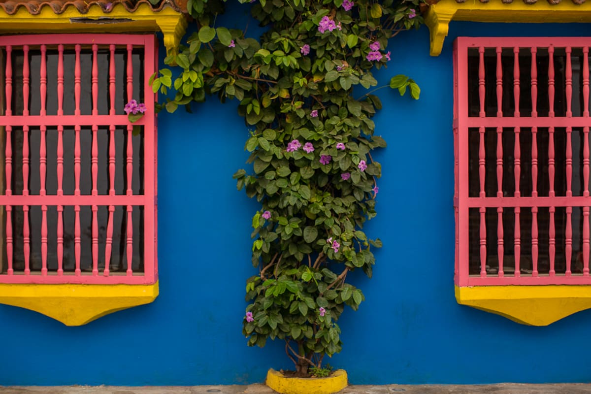 Las calles del Centro Histórico guardan su esencial colonial y colorida.