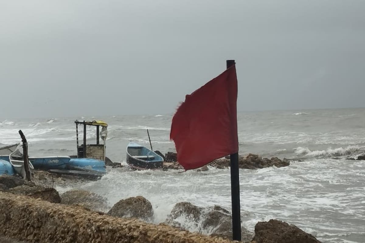 ¡Ojo con el frente frío! Turista no acató restricción y se ahogó en la playa