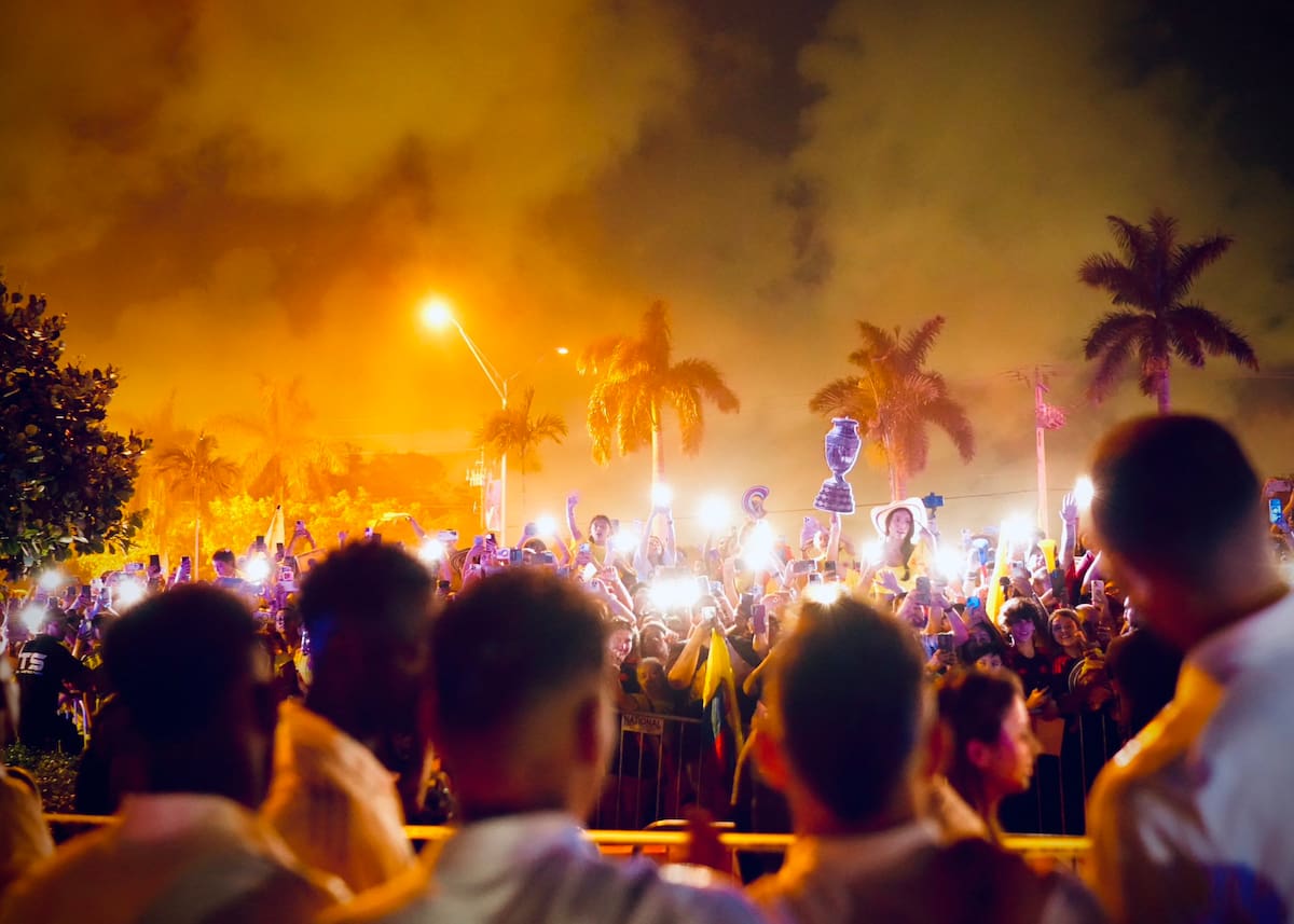 El impresionante banderazo de los hinchas de la Selección Colombia en Miami, Estados Unidos. //X@FCF