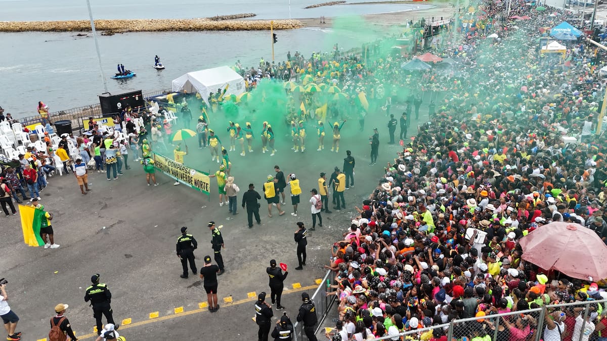 Desfile de la Independencia 2024, en la avenida Santander. // Foto: Diego Rosales Dron - El Universal.