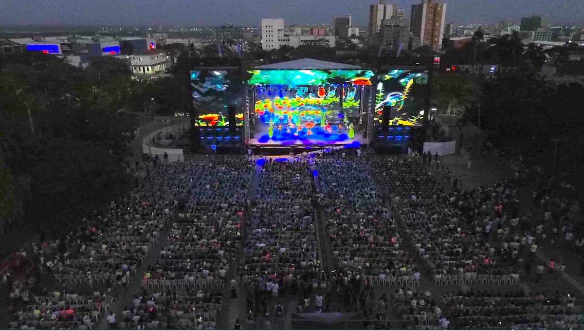 La Plaza de La Paz estuvo llena durante la Lectura y Coronación de los Reyes del Carnaval de los Niños 2025.//Cortesía.