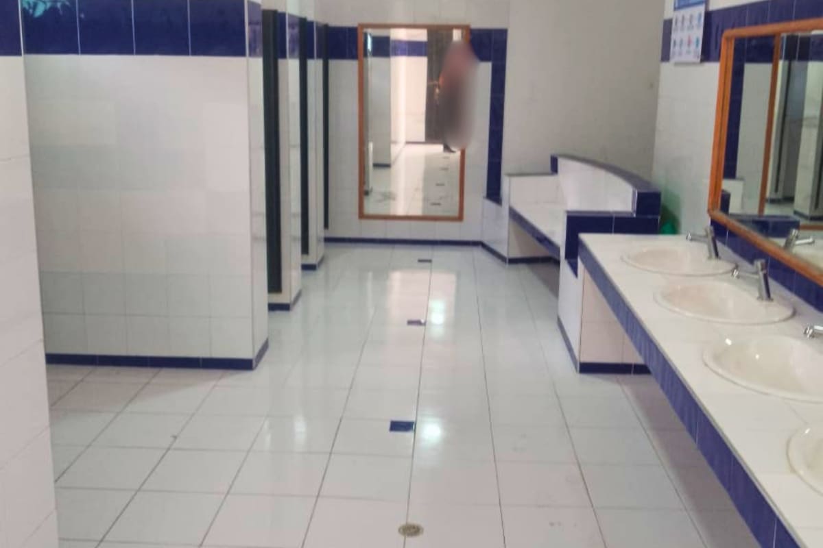 Escándalo: cobraban a estudiantes por usar baño de colegio en Cartagena