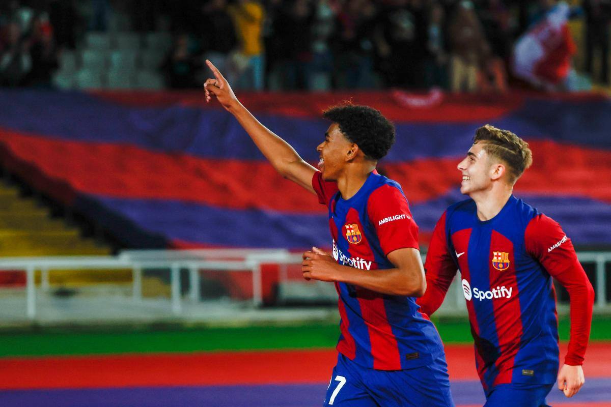 Un golazo de Lamine Yamal desatasca al Barça