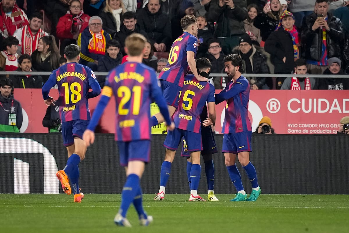 Los jugadores del FC Barcelona celebran el gol de Pau Cubarsí. //Foto, EFE: David Borrat