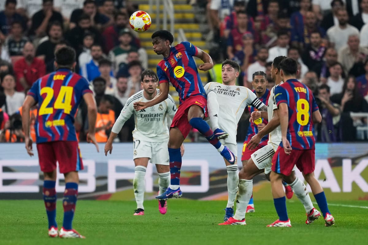 Barcelona y Real Madrid se enfrentan en un Clásico definitivo: hora y dónde ver