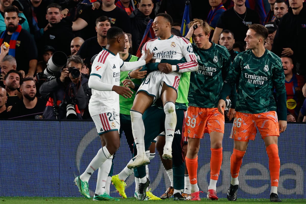 Real Madrid se quedó con el Clásico ante el Barcelona con un gol agónico