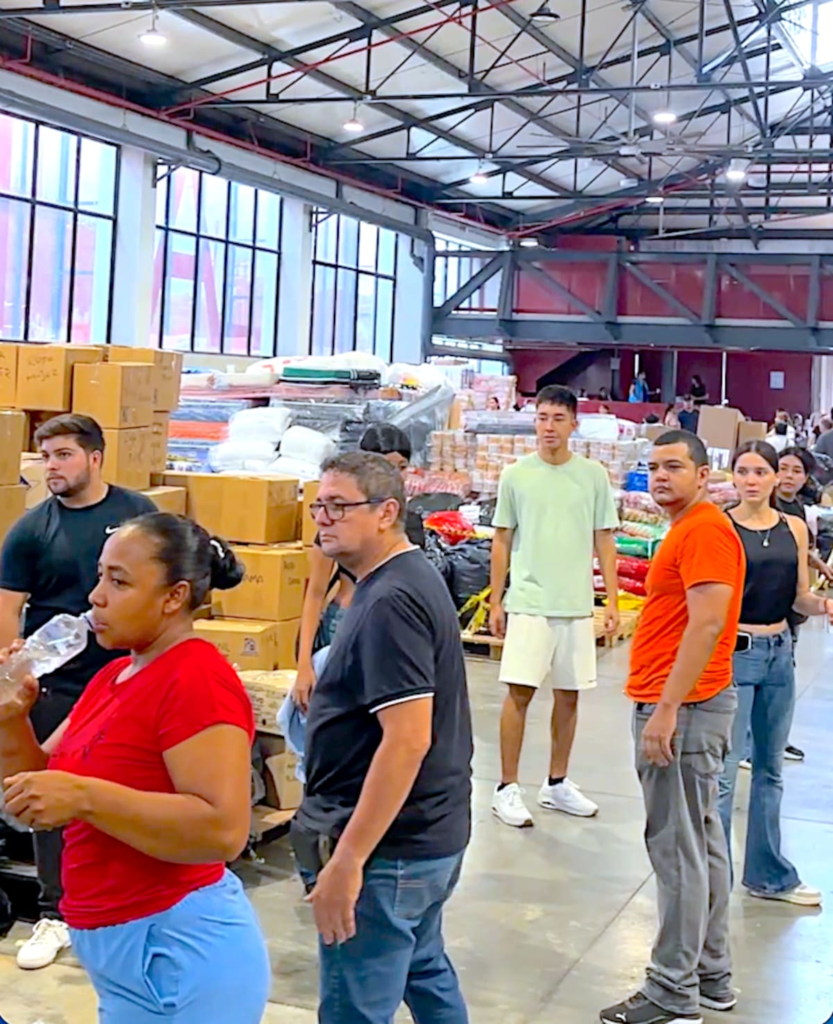 Los barranquilleros y residentes en la ciudad han colaborado de una u otra forma para brindar ayudas a los damnificados en Colombia por el terremoto del pasado 10 de agosto. //Cortesía Alcaldía de Barranquilla.