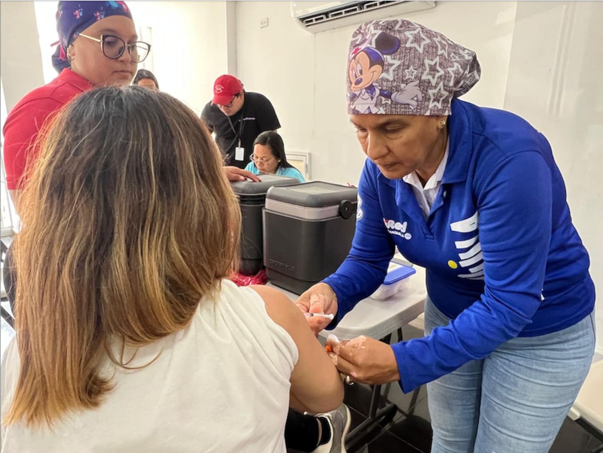 Barranquilla inició la vacunación gratis contra la influenza estacional cepa 2025.//Cortesía.