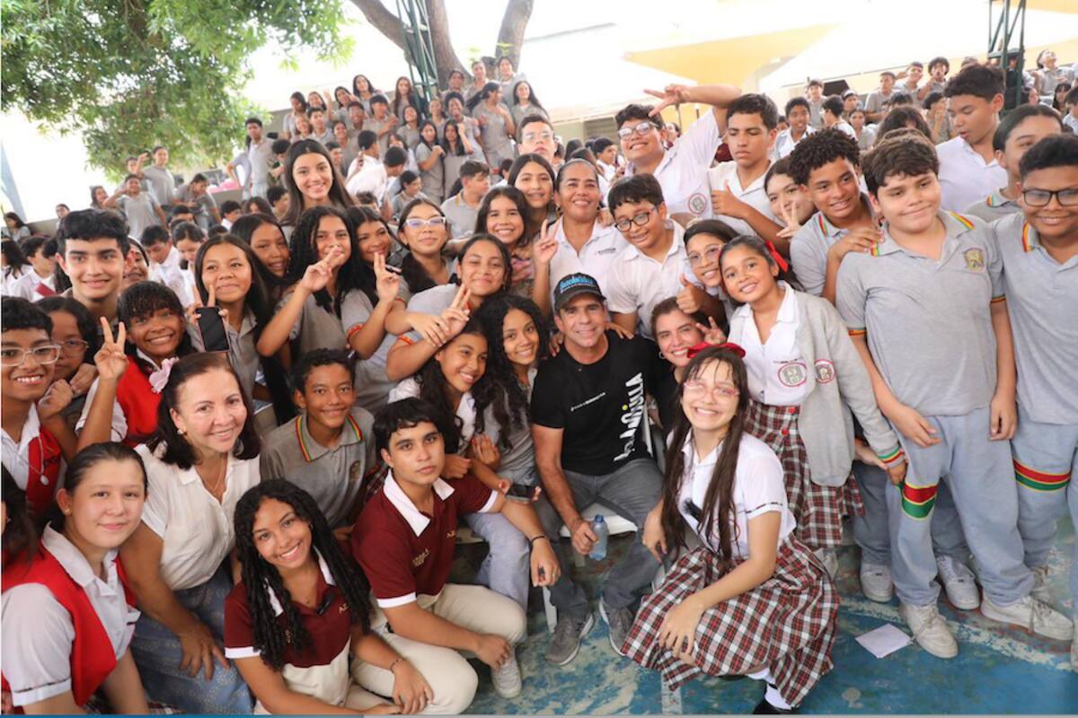 El alcalde Alejandro Char destacó el hecho de que Barranquilla fuera reconocida como la mejor experiencia educativa del país por la solidez e innovación de su modelo integral.//Cortesía Alcaldia de Barranquilla.