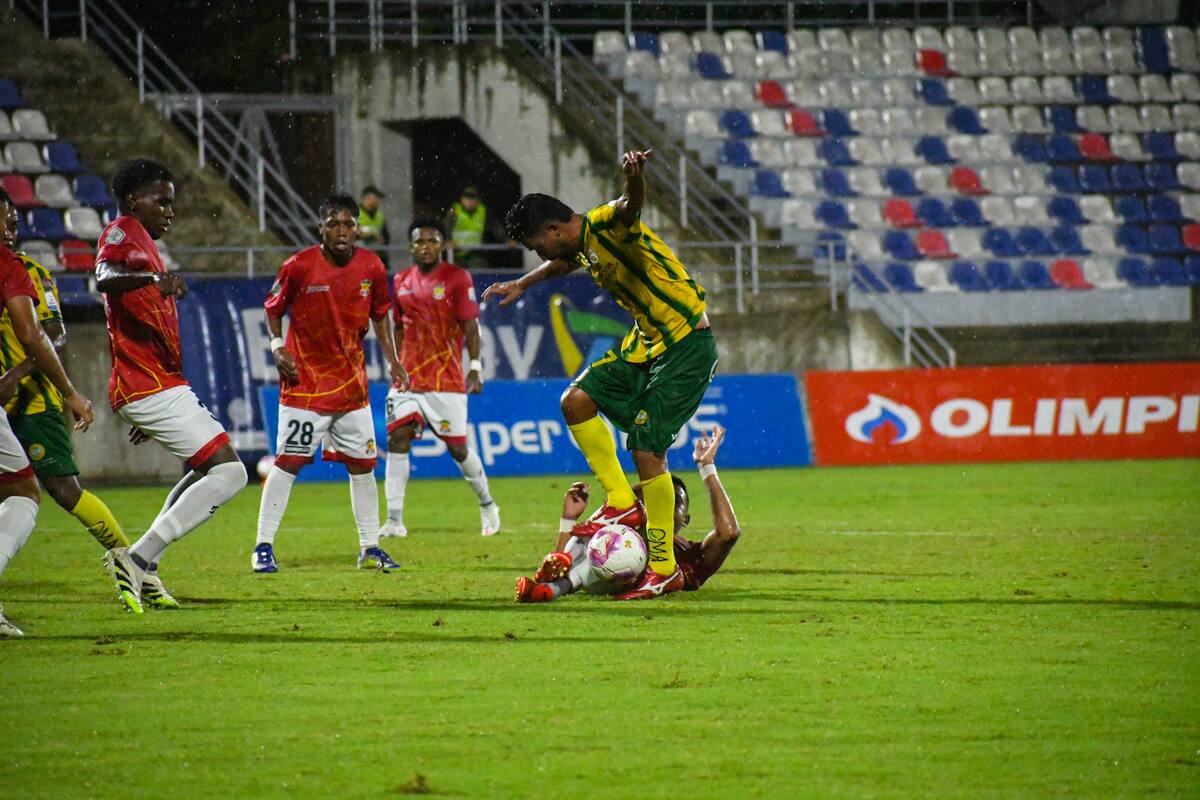 Real Cartagena sufrió una dura caída ante Barranquilla FC. //Foto:@RealCartagena