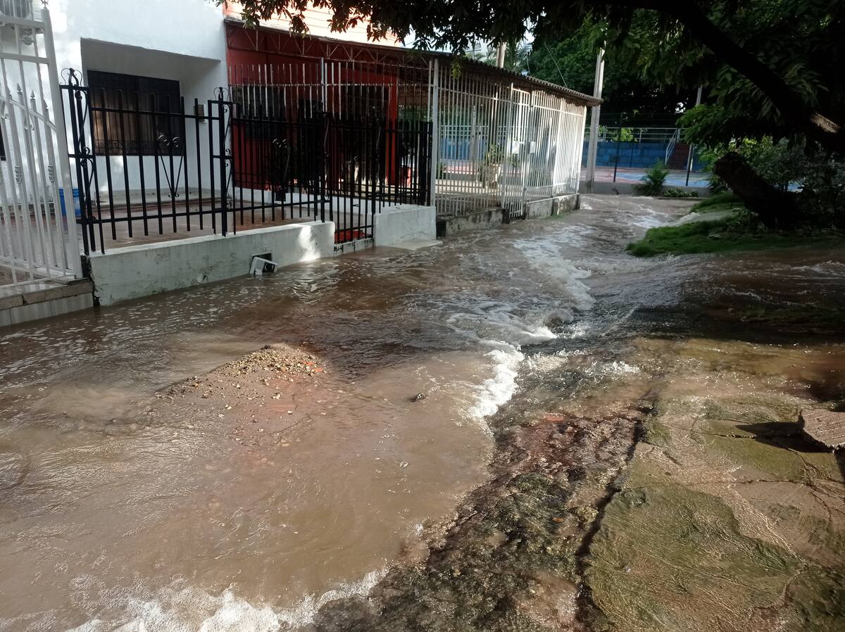 Barrio el Campestre, tras afectaciones por tubería. // El Universal
