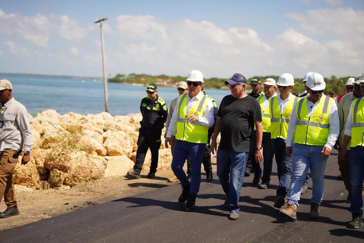 El alcalde Dumek Turbay destacó la importancia de esta intervención para el presente y futuro de Barú. // Foto: Cortesía - Alcaldía de Cartagena.