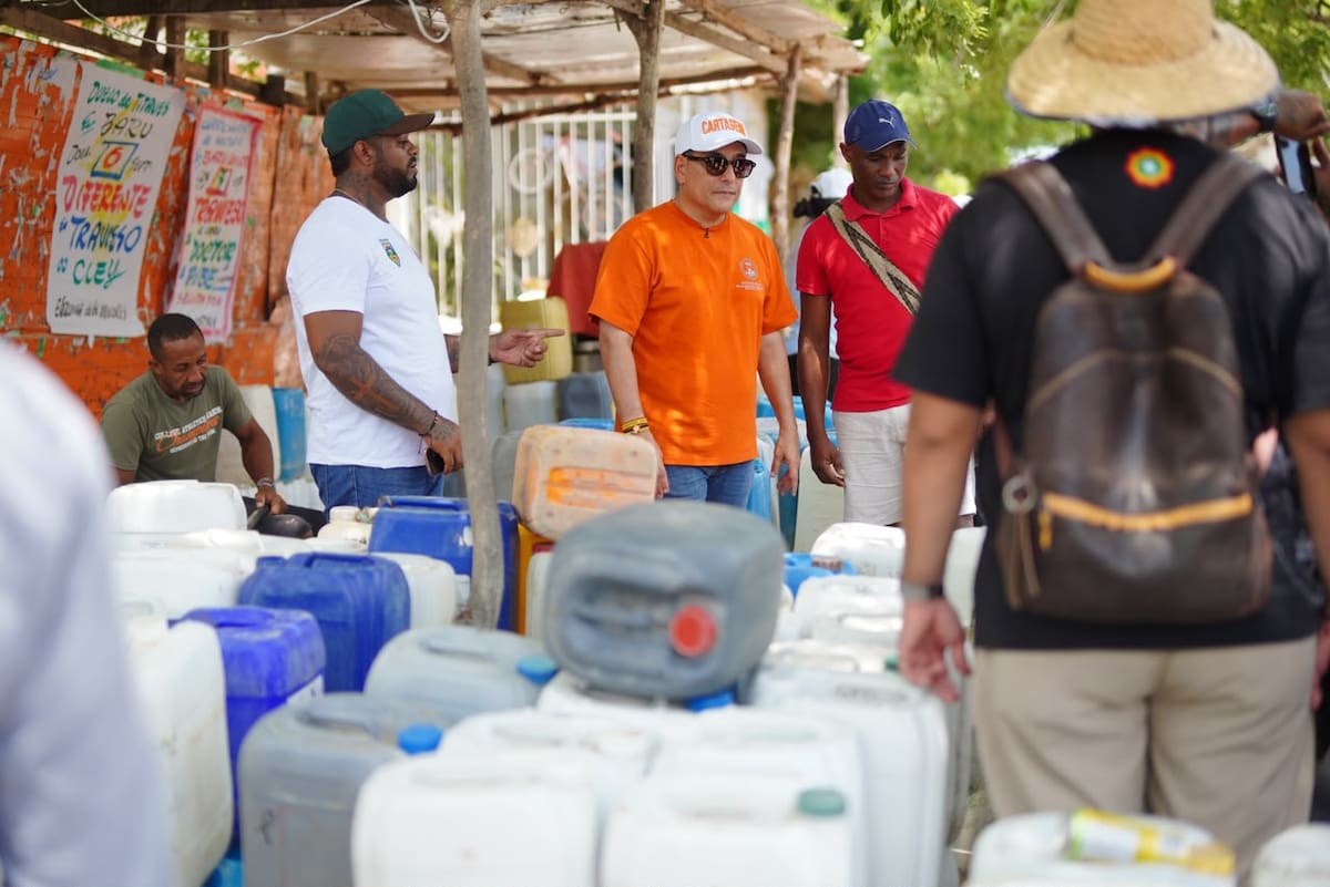 La mayoría de la población de Barú accede al agua potable por medio de carrotanques o agua embotellada, por eso el acueducto y alcantarillado es urgente // Cortesía: Alcaldía de Cartagena.