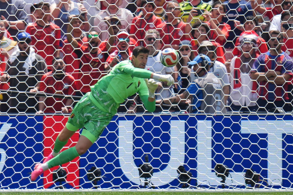 El portero belga Thibaut Courtois tapó acciones clave de Egipto en el partido por el Mundial. //Foto, AP: Manu Fernandez