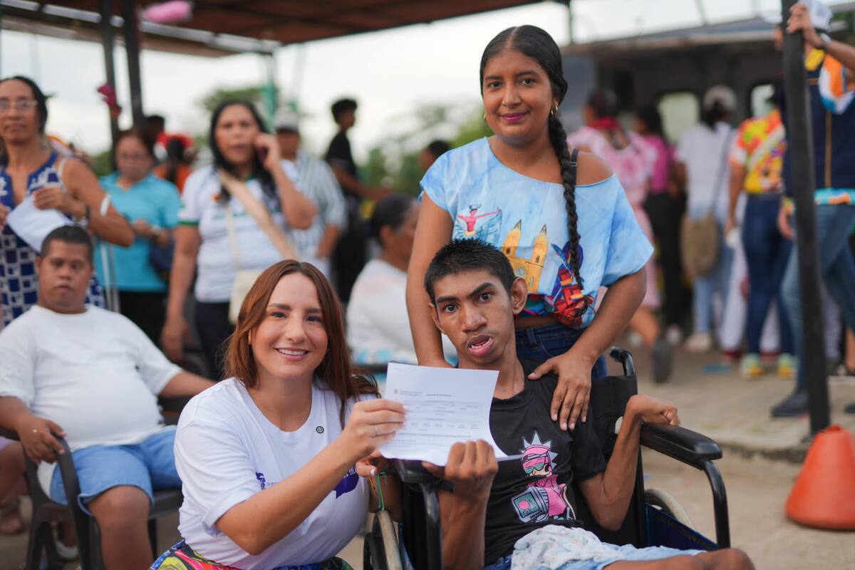 Beneficiarios de Bolívar mejor.//Foto: cortesía