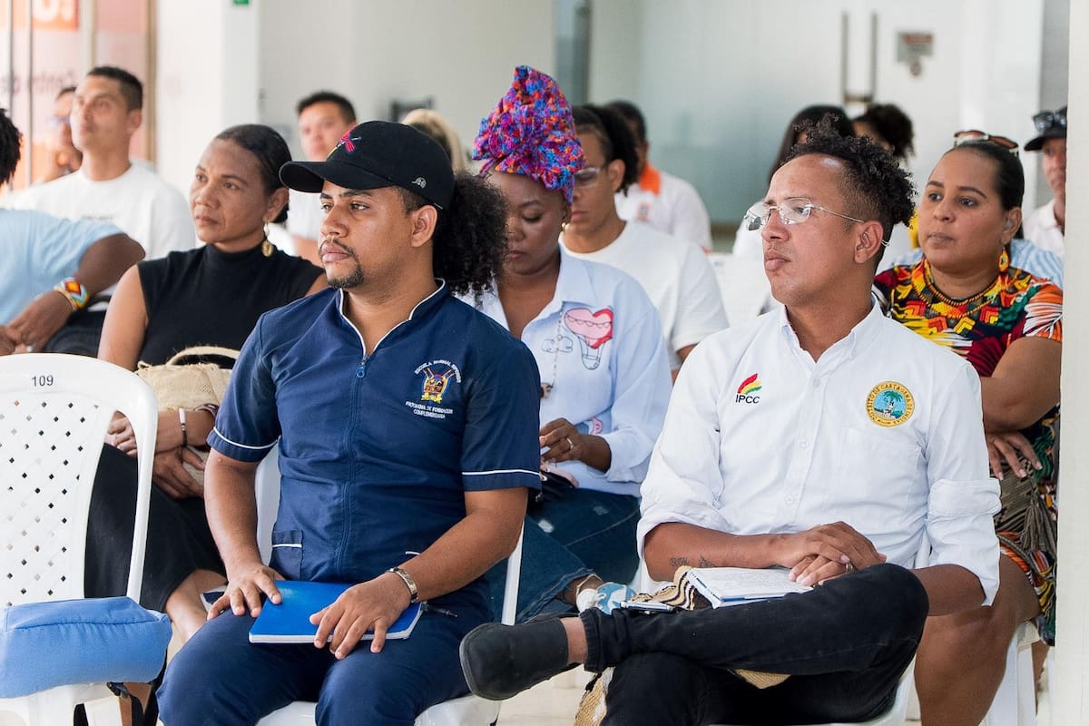 Artistas y maestros seleccionados para las 25 becas del Diplomado en Formación y Creación de Proyectos Dancísticos asistieron a la socialización.