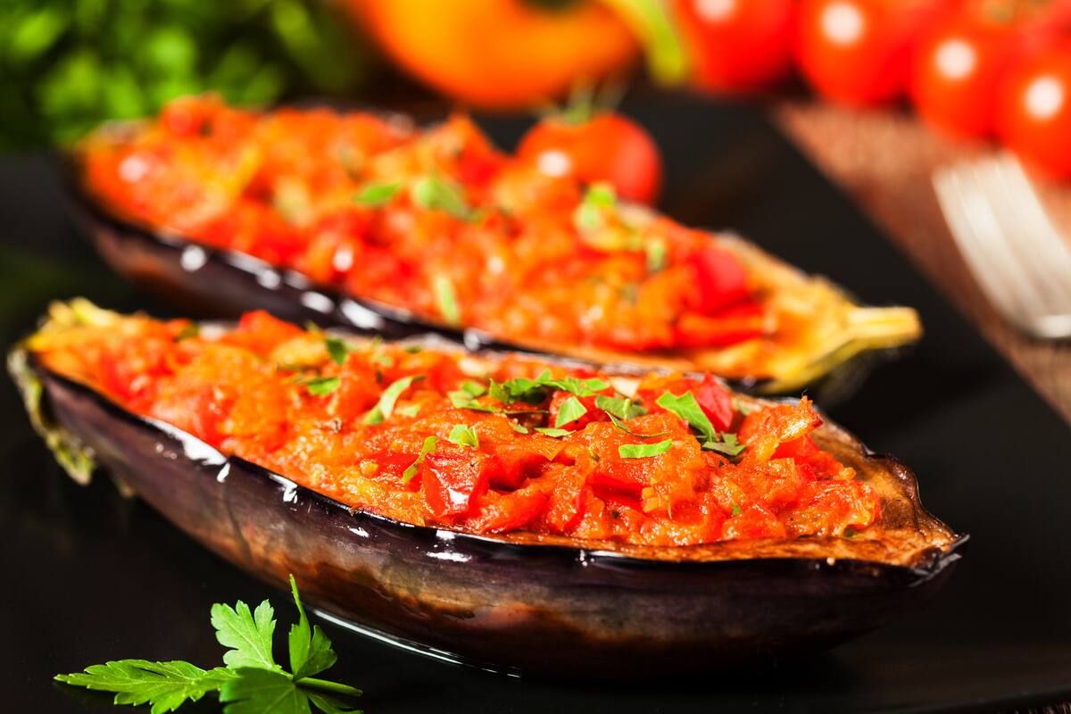 Receta para hacer berenjenas rellenas en 4 pasos: deliciosa y económica