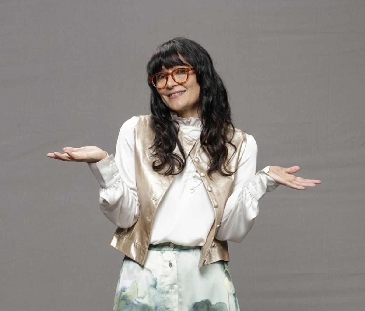 'Betty, la fea' se niega a perder su esencia. Ana María Orozco regresa en la tercera temporada de Prime Video, más madura y con un nuevo look, pero conservando la esencia del personaje que interpretó por primera vez hace 27 años. // COLPRENSA