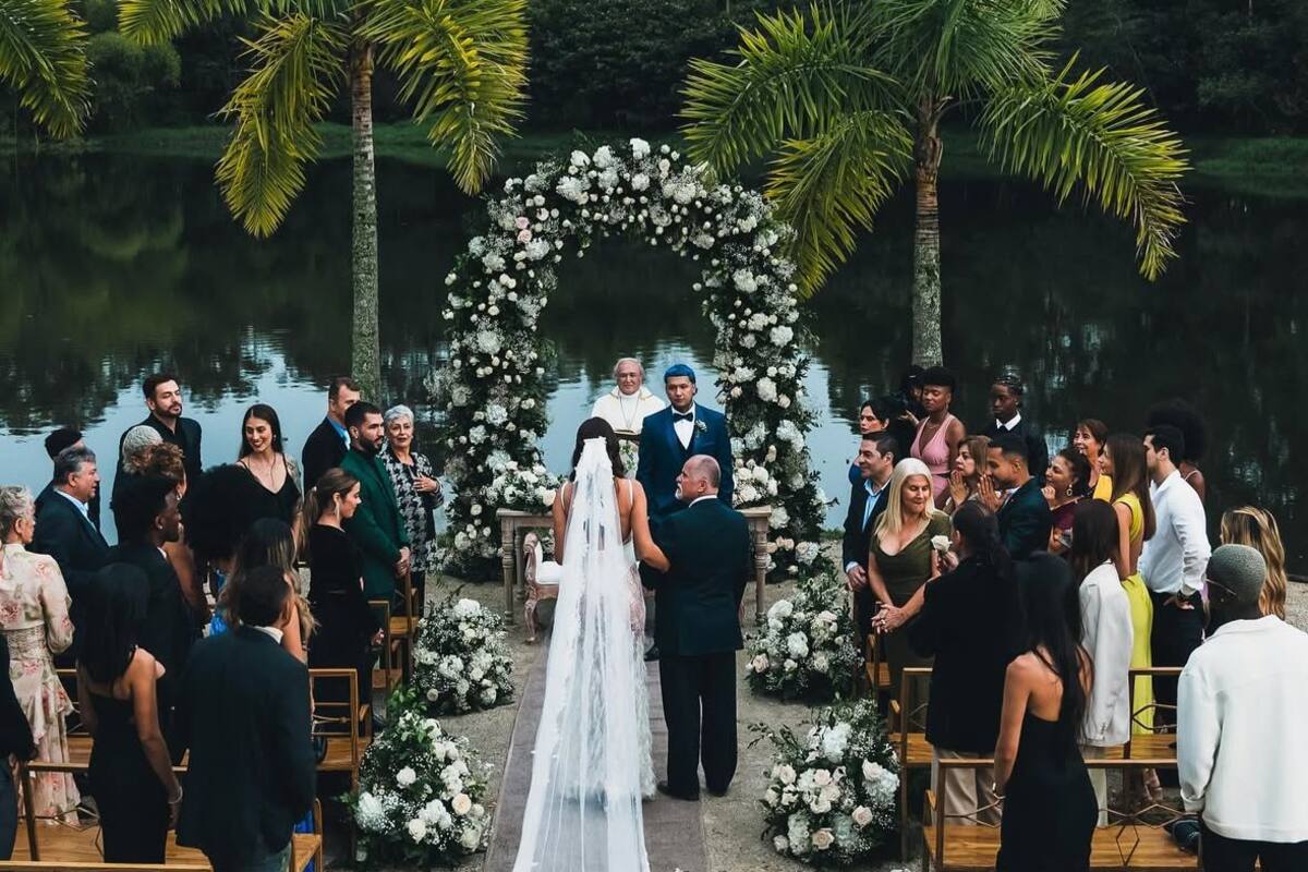 En fotos: Blessd se casó y lanzó pulla por rumores de infidelidad con Karina