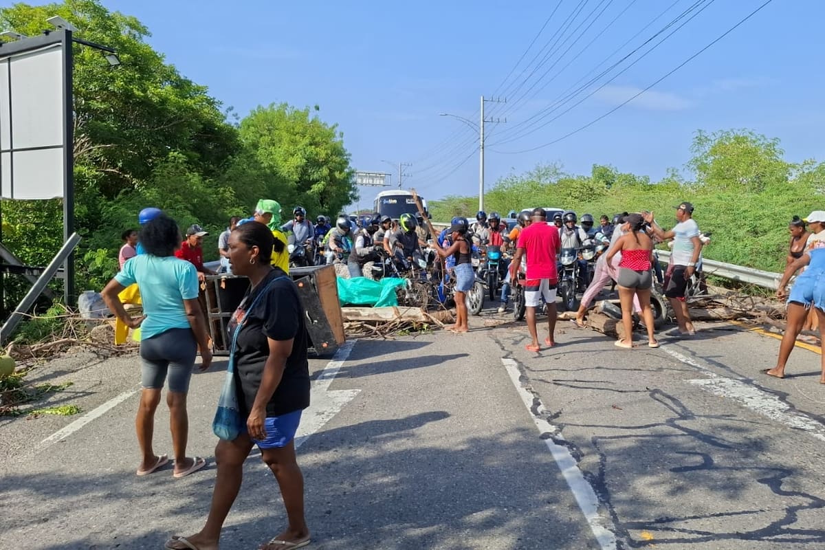 Habitantes de La Boquilla bloquean la Vía del Mar: esta es la razón