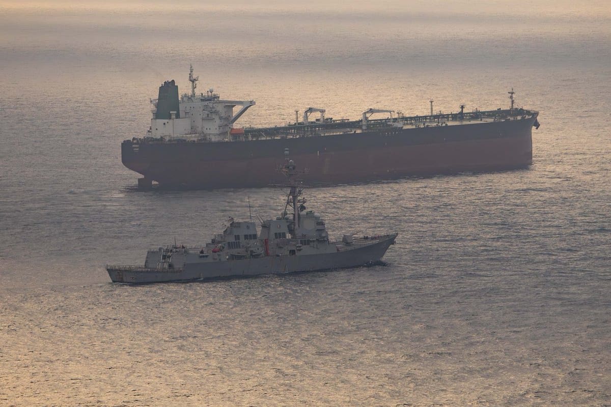 Crece tensión: Estados Unidos sigue frenando barcos iraníes pese a alto al fuego
