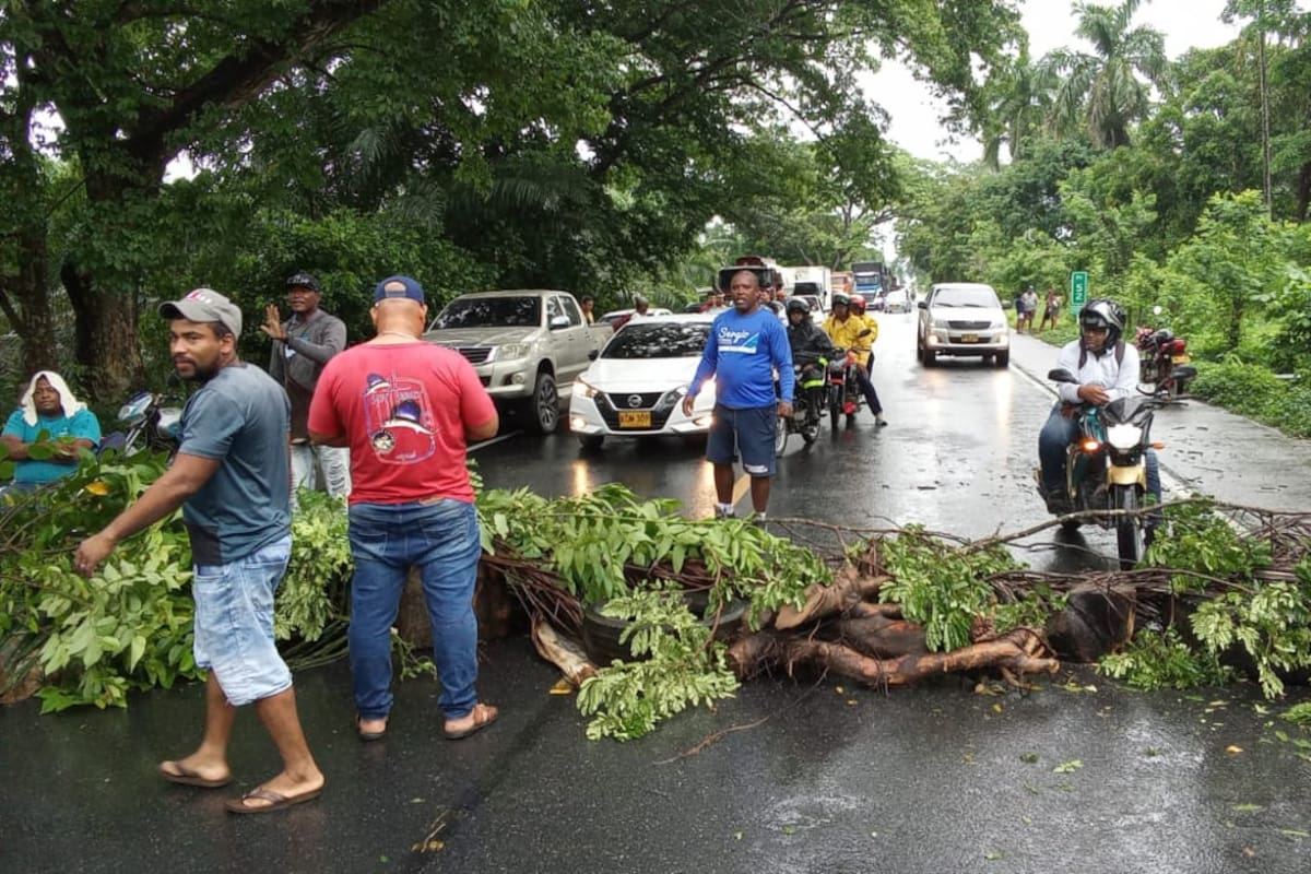 ¡Otro bloqueo! Conductores de Marialabaja también protestan por peaje de Turbaco