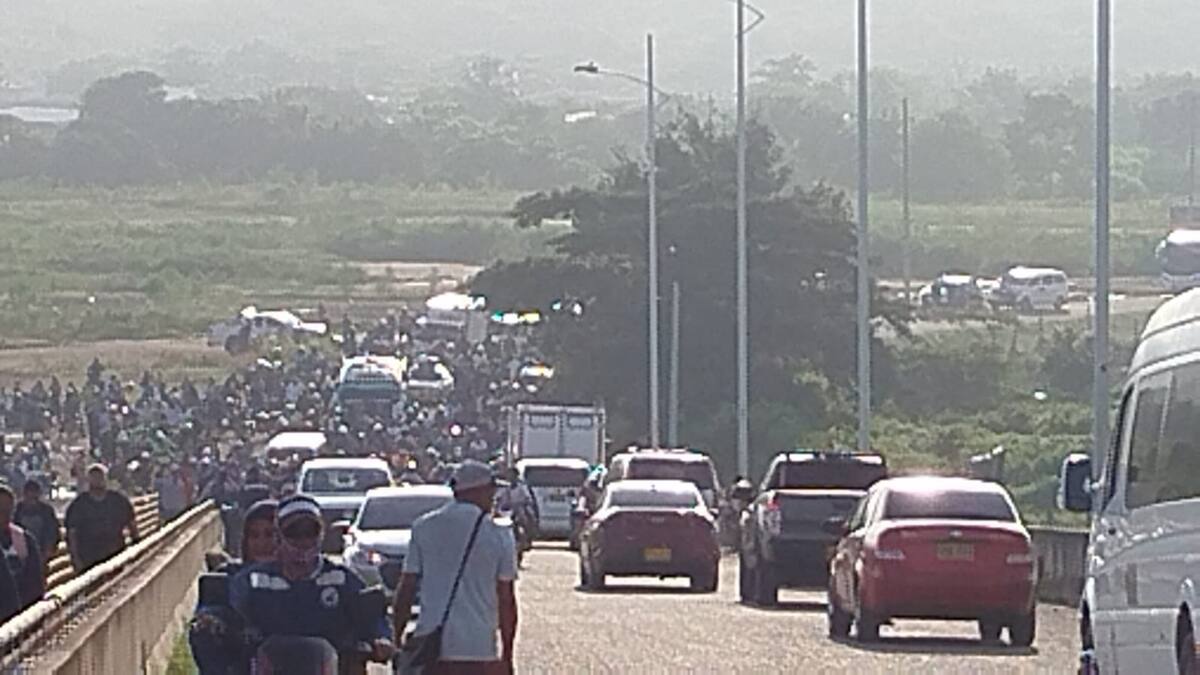 Bloqueo en la vía hacia Playa Blanca, en Barú. // Foto: cortesía