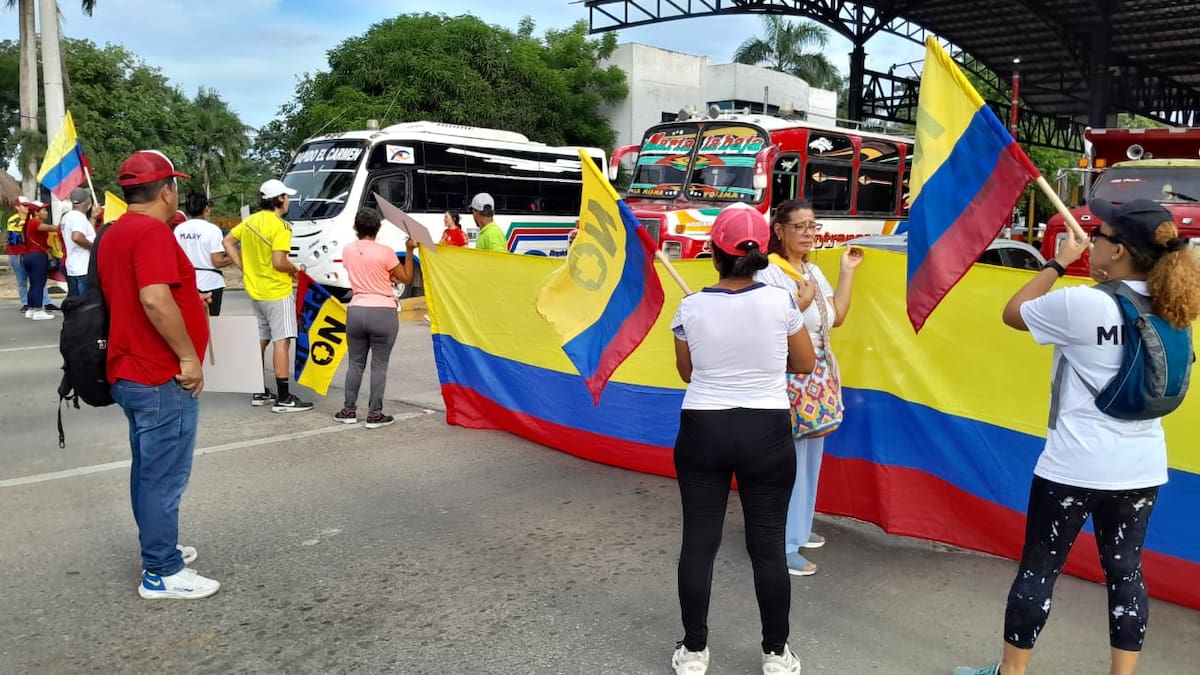 Lo manifestantes exigen desmonte total del peaje. // Foto; Julio Castaño - El Universal