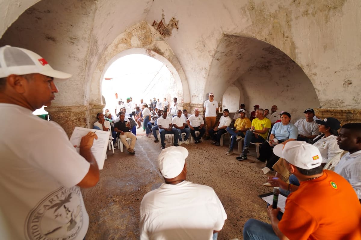 Dumek Turbay, alcalde de Cartagena, anuncia que Bocachica tendrá un nuevo estadio de béisbol. // Foto: Cortesía - Alcaldía de Cartagena.