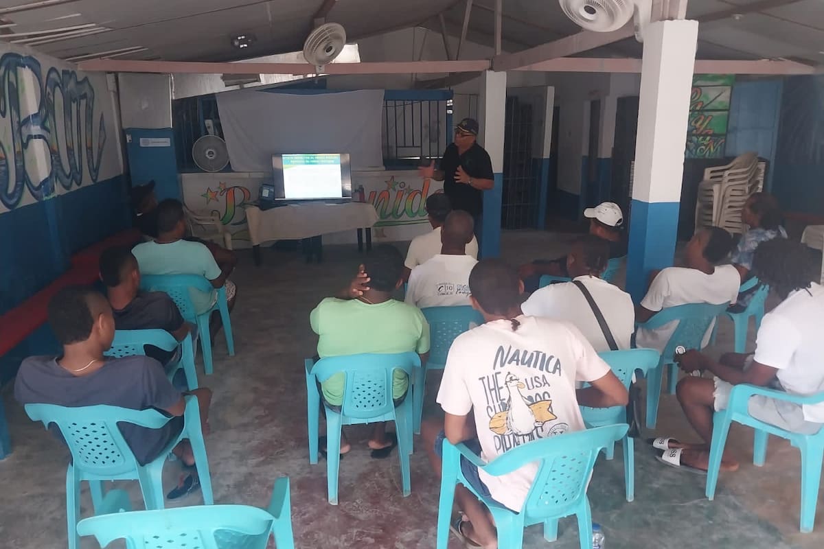 Bocachica pide apoyo para que jóvenes puedan recibir clases dignas