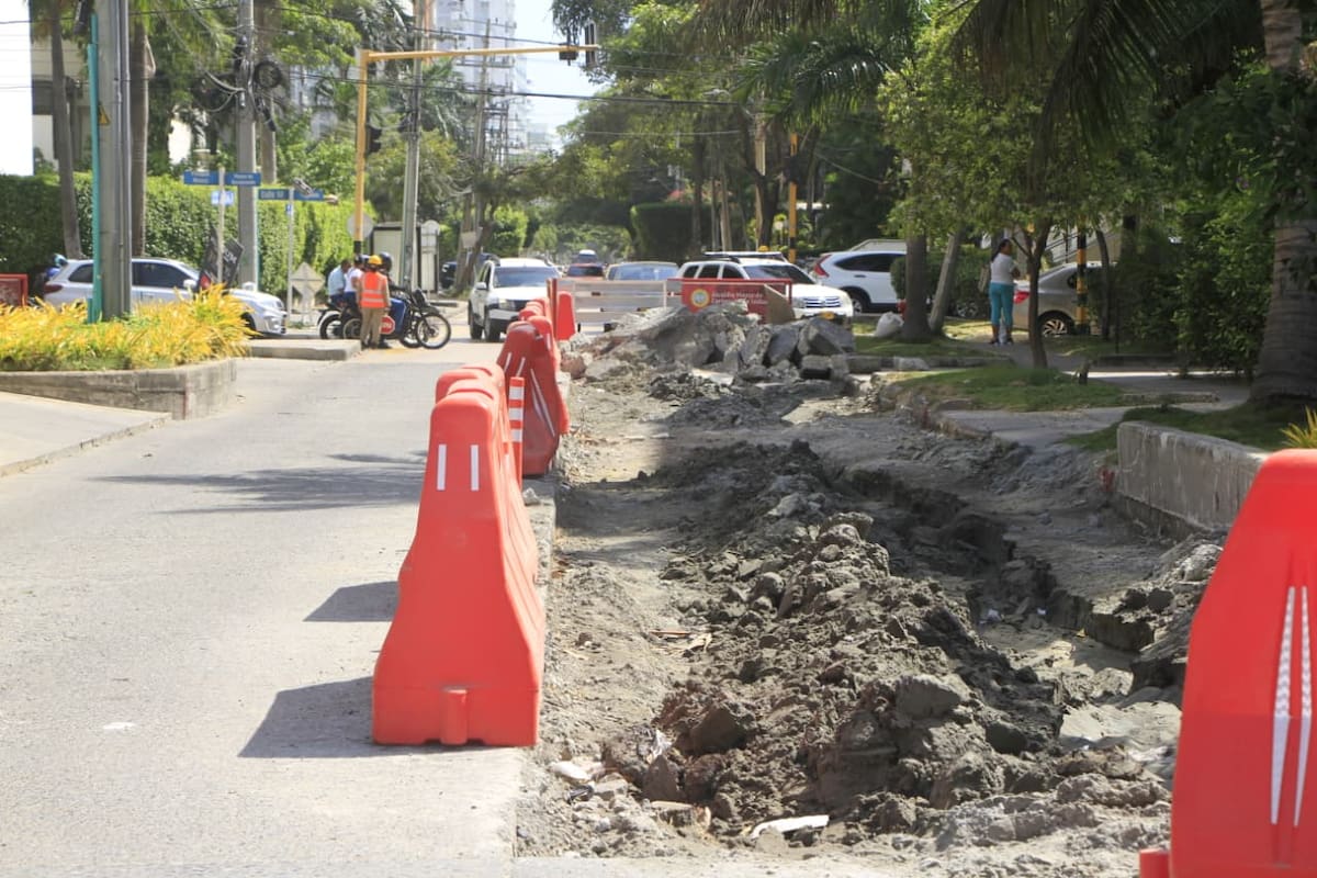 Las obras preliminares contra las inundaciones en Bocagrande, comenzó en una fase decisiva. // Foto: Julio Castaño.