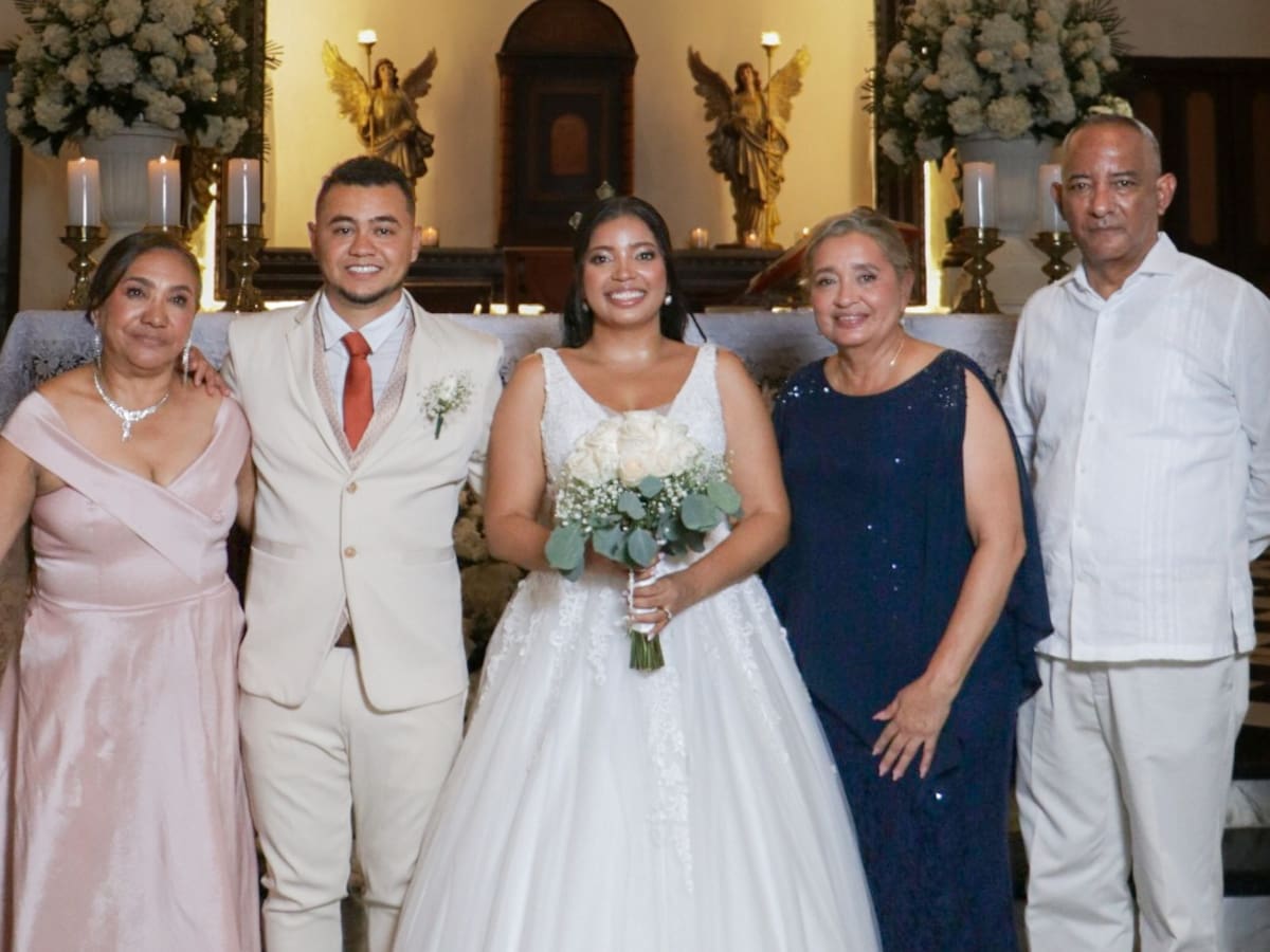 Antonia Del Río Echenique, Benjamín Fuentes Del Río, María Alejandra Martínez Arnedo, Doris Arnedo Gazabón y Walter Martínez Flórez.