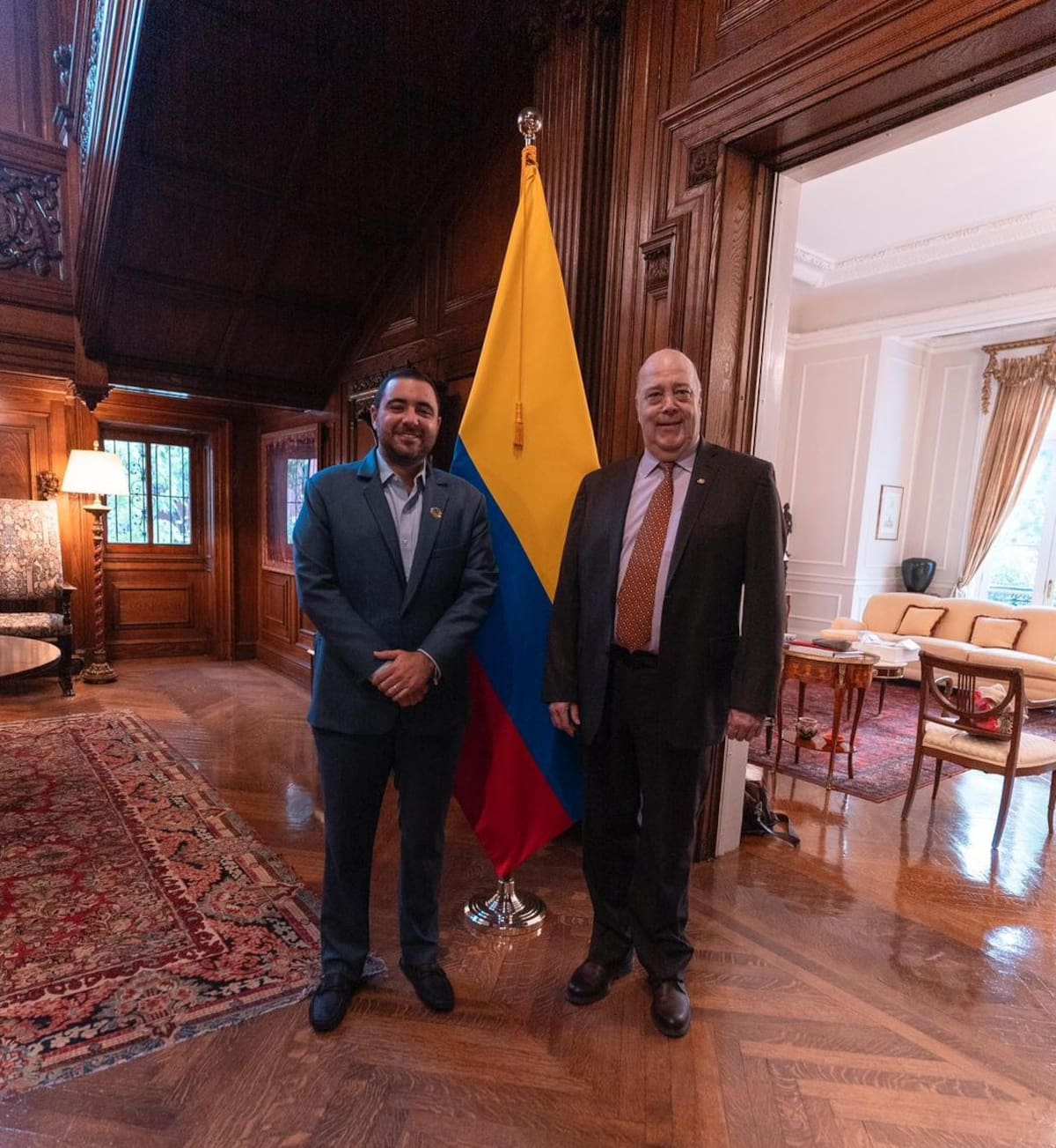 El gobernador de Bolívar, Yamil Arana Padauí, en su encuentro con el embajador Daniel García-Peña en Washington D.C.