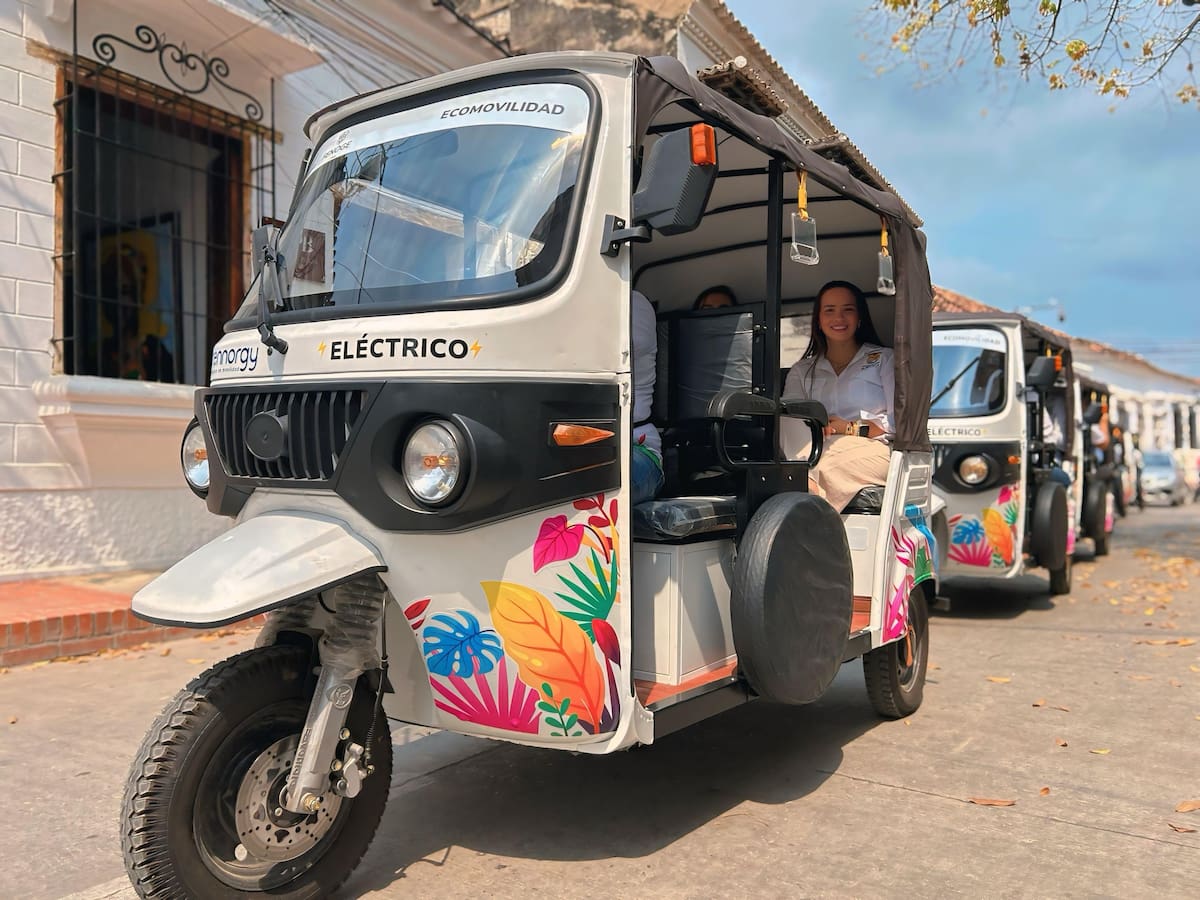 Bolívar recibió motocarros eléctricos. // Foto: cortesía
