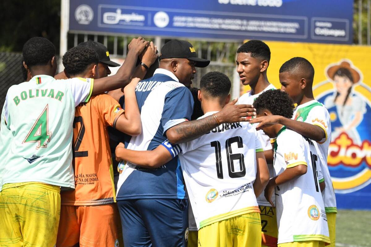 La selección Bolívar de fútbol quedó eliminada en Bucaramanga. //CORTES{IA