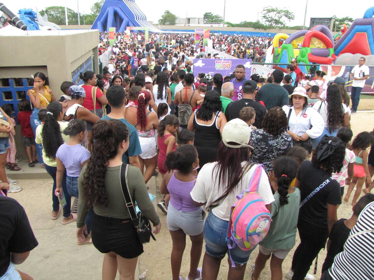 Bolívarland reunió a 10.000 niños en Turbaco en una jornada histórica. // Foto: Julio Castaño - El Universal