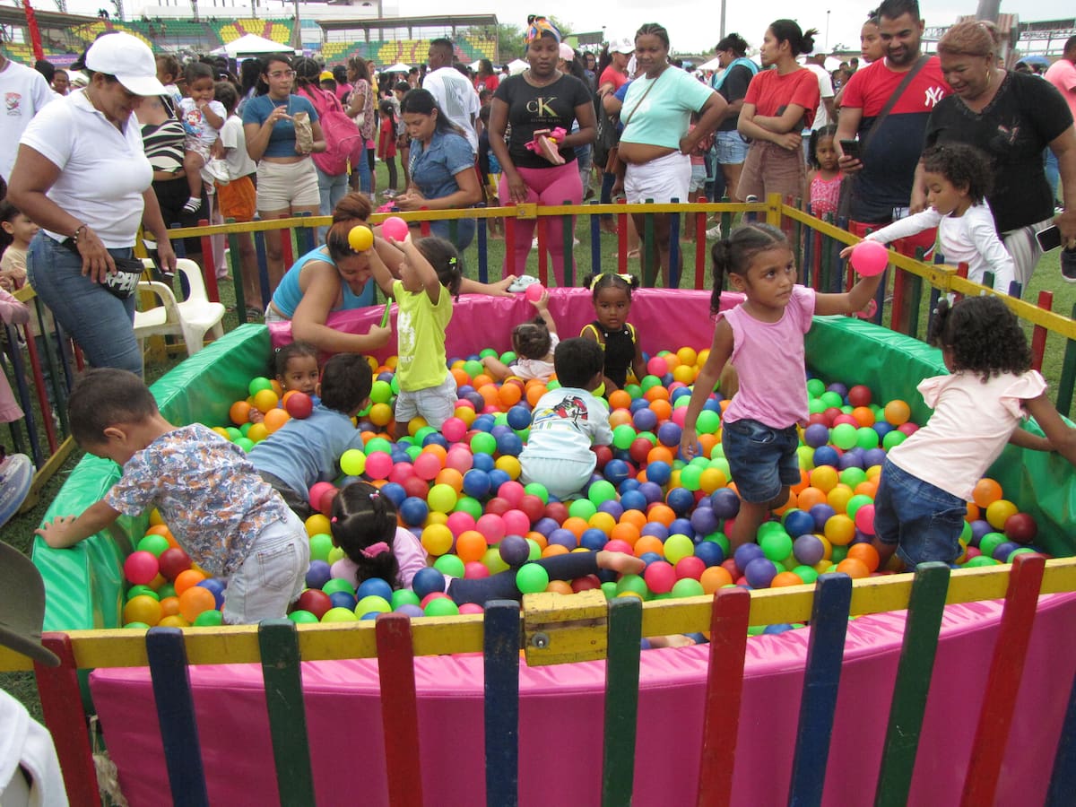 Bolívarland reunió a 10.000 niños en Turbaco en una jornada histórica. // Foto: Julio Castaño - El Universal