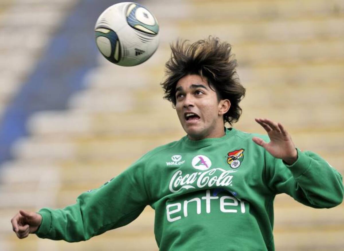 Martins Moreno, de 25 años, de 1,87 m de estatura, reconoció que muchas fans la regalaron perfumes de diversas marcas, algunos los usó, pero todos los guardó. AFP AIZAR RALDES